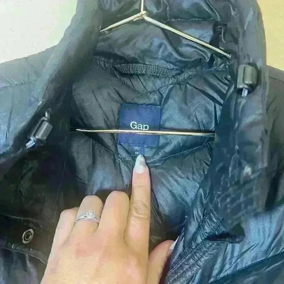 GAP womans down puffer jacket size xtra small in excellent condition - Picture 4 of 9